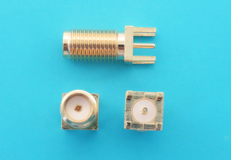 SMA 180&deg;DIP 正脚带孔 L16.5 11牙